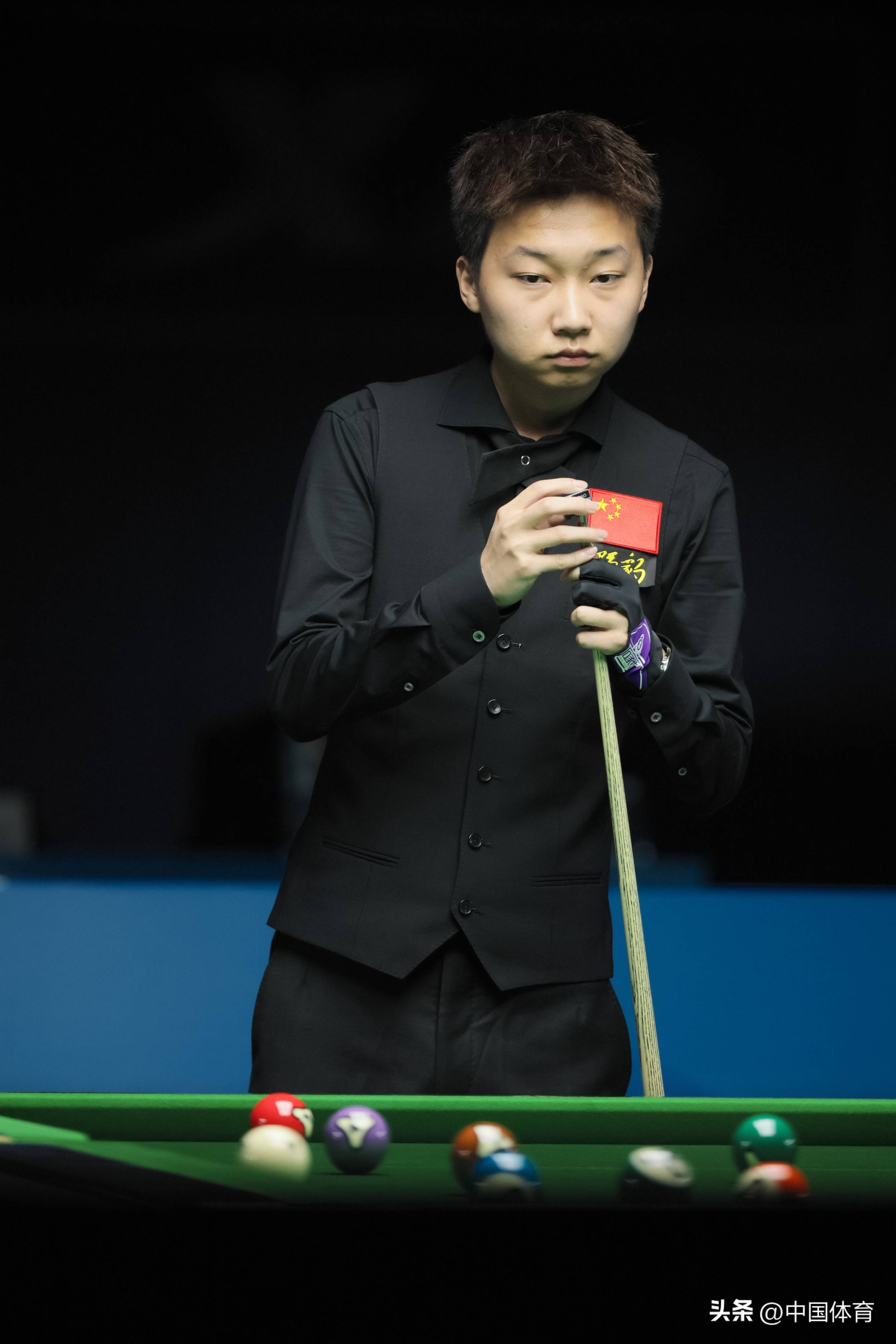 考虑到他在 考虑到他在